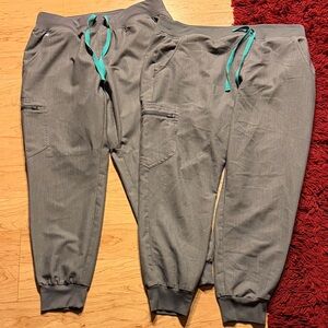 Figs scrub pants jogger style gray two pair size large petite
